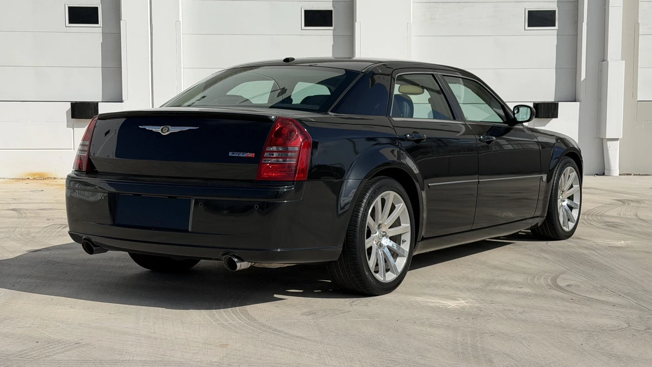 2006 Chrysler 300 (2005-2023) - Image 17 of 31