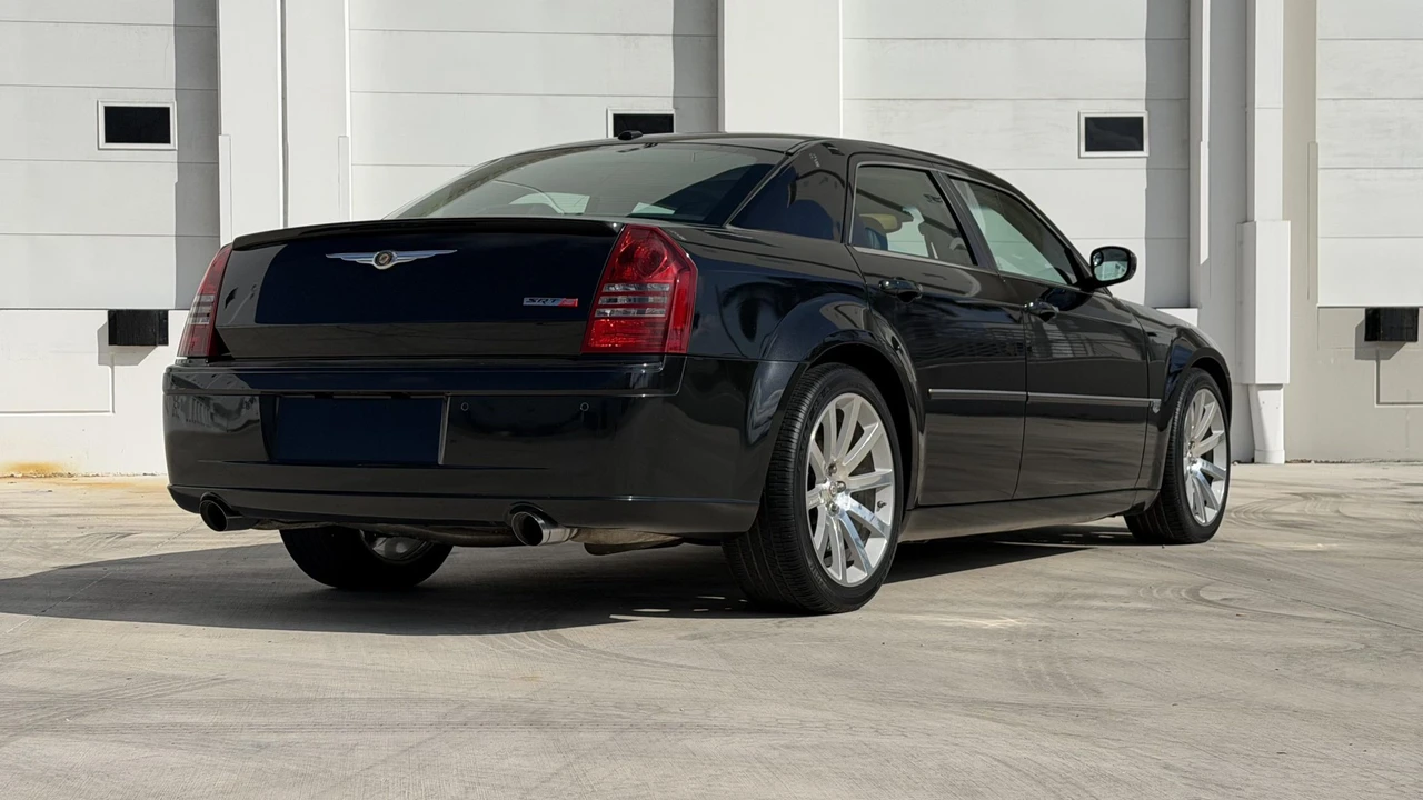 2006 Chrysler 300 (2005-2023) - Image 16 of 31