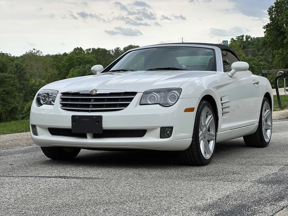 2006 Chrysler Crossfire - Image 5 of 31