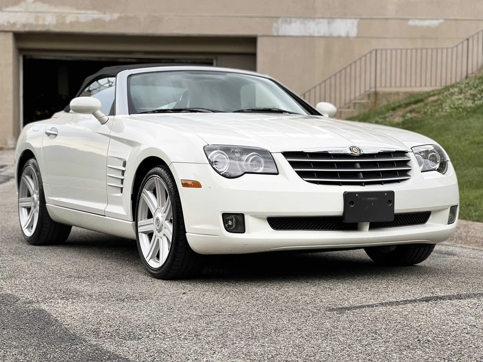 2006 Chrysler Crossfire - Image 9 of 31