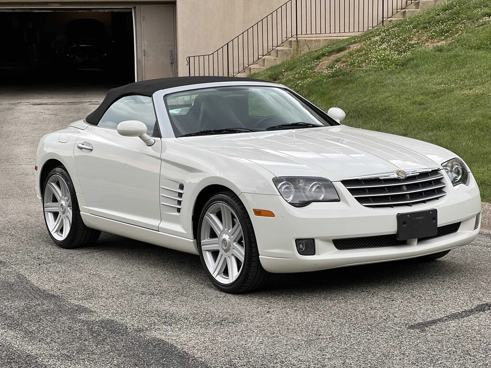 2006 Chrysler Crossfire - Image 10 of 31