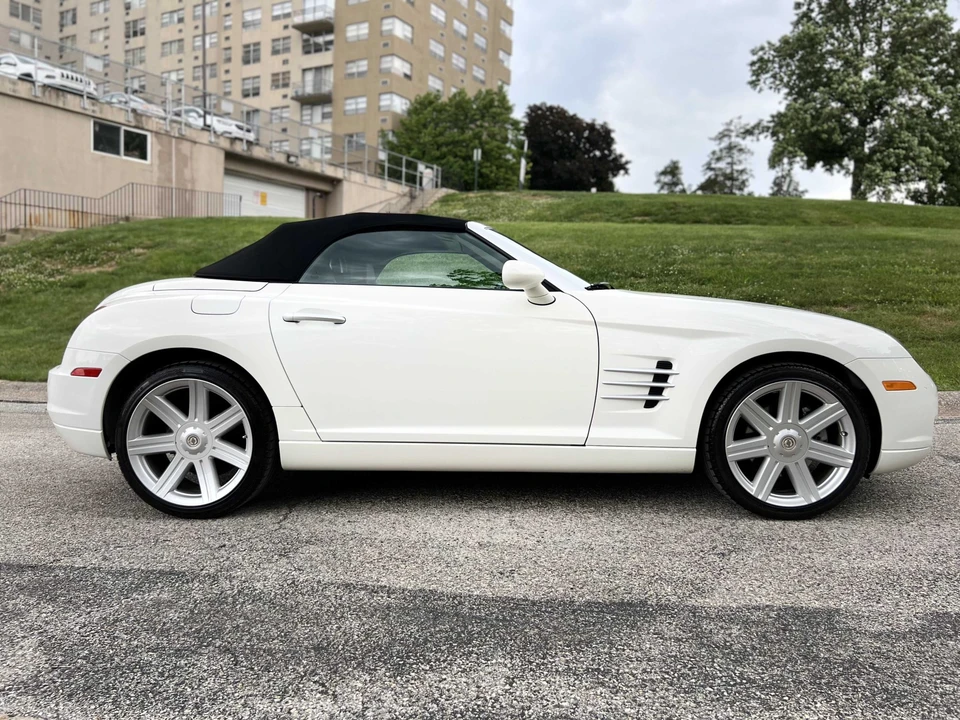 2006 Chrysler Crossfire - Image 12 of 31
