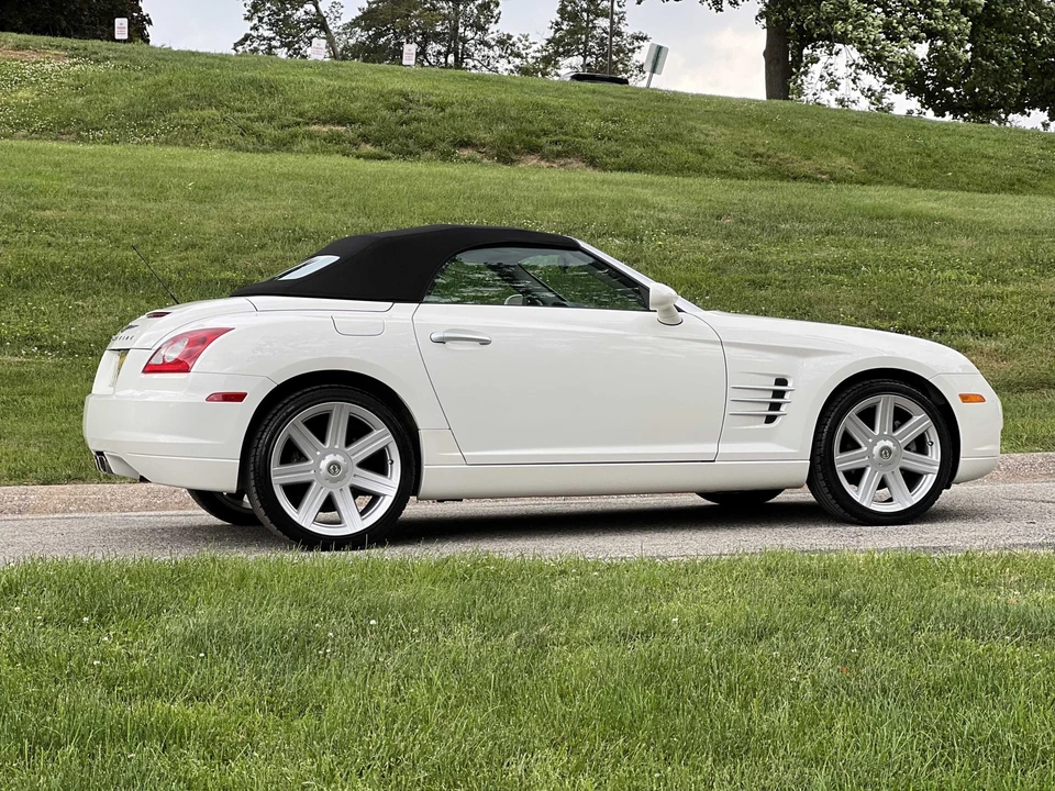 2006 Chrysler Crossfire - Image 13 of 31