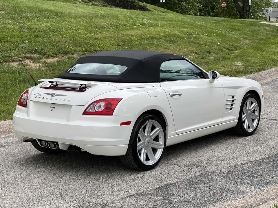 2006 Chrysler Crossfire - Image 15 of 31