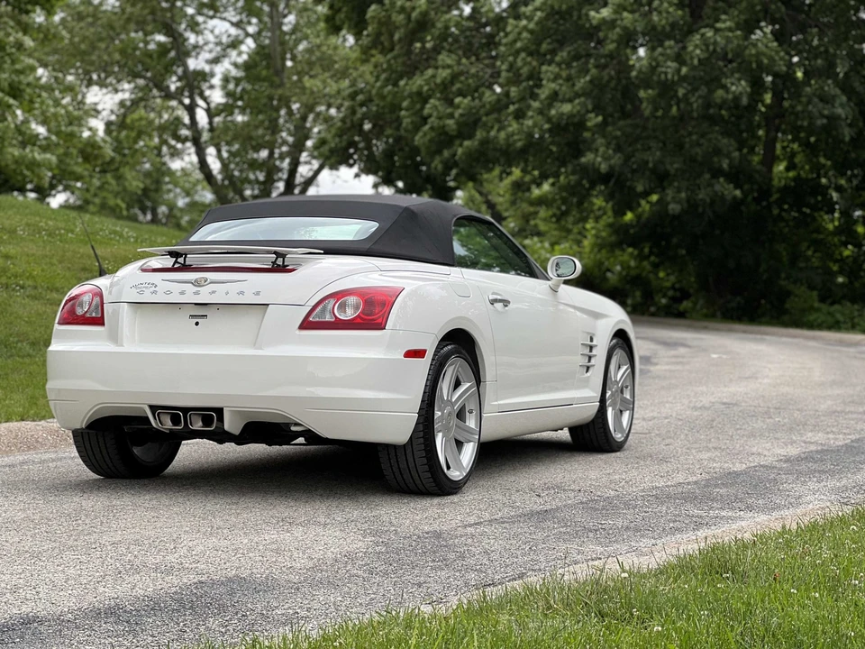 2006 Chrysler Crossfire - Image 17 of 31