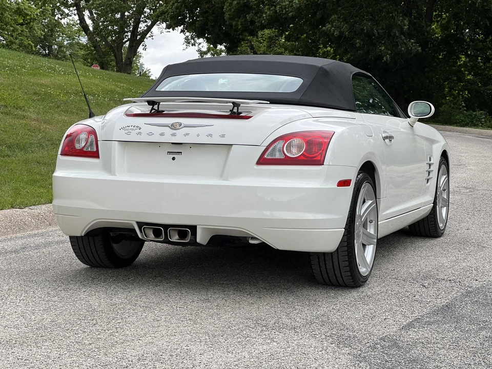 2006 Chrysler Crossfire - Image 19 of 31