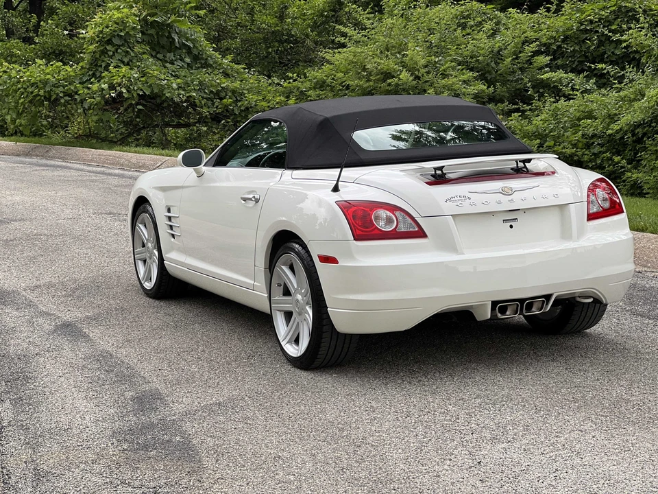 2006 Chrysler Crossfire - Image 25 of 31