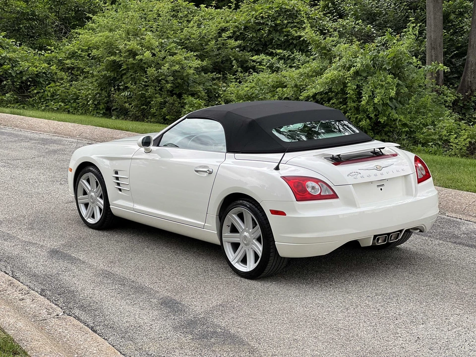 2006 Chrysler Crossfire - Image 27 of 31