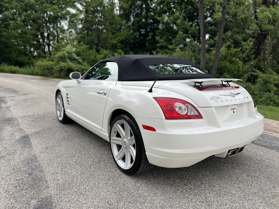 2006 Chrysler Crossfire - Image 28 of 31