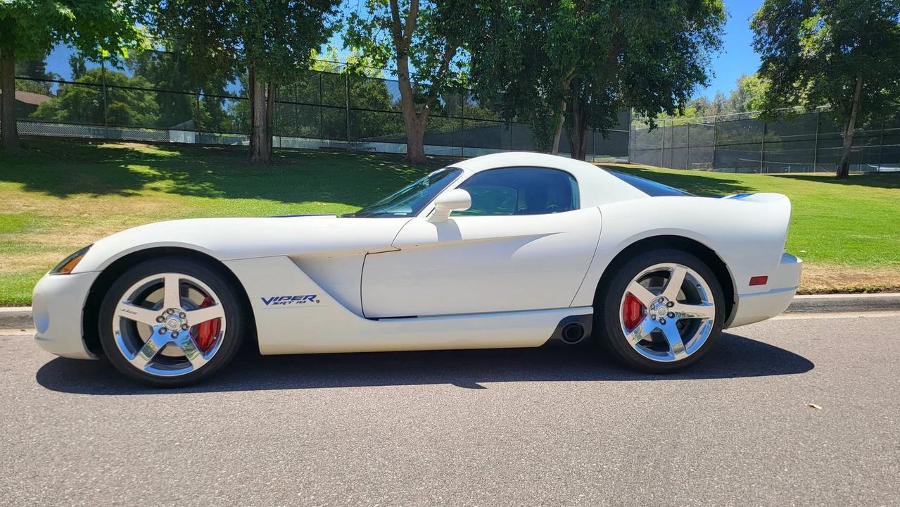2006 Dodge Viper 3rd Gen - Image 2 of 31