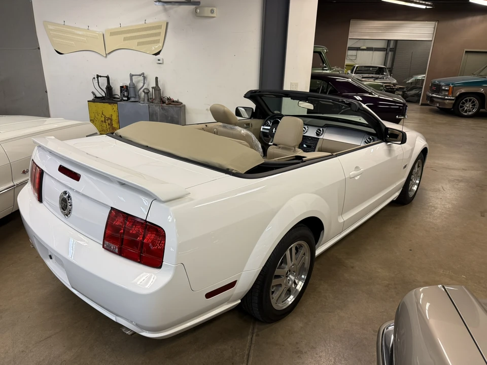 2006 Ford S197 Mustang GT - Image 10 of 31