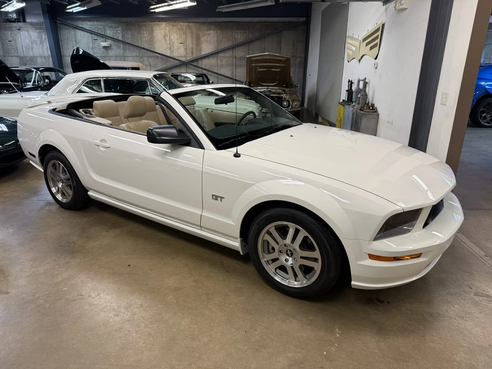 2006 Ford S197 Mustang GT - Image 9 of 31