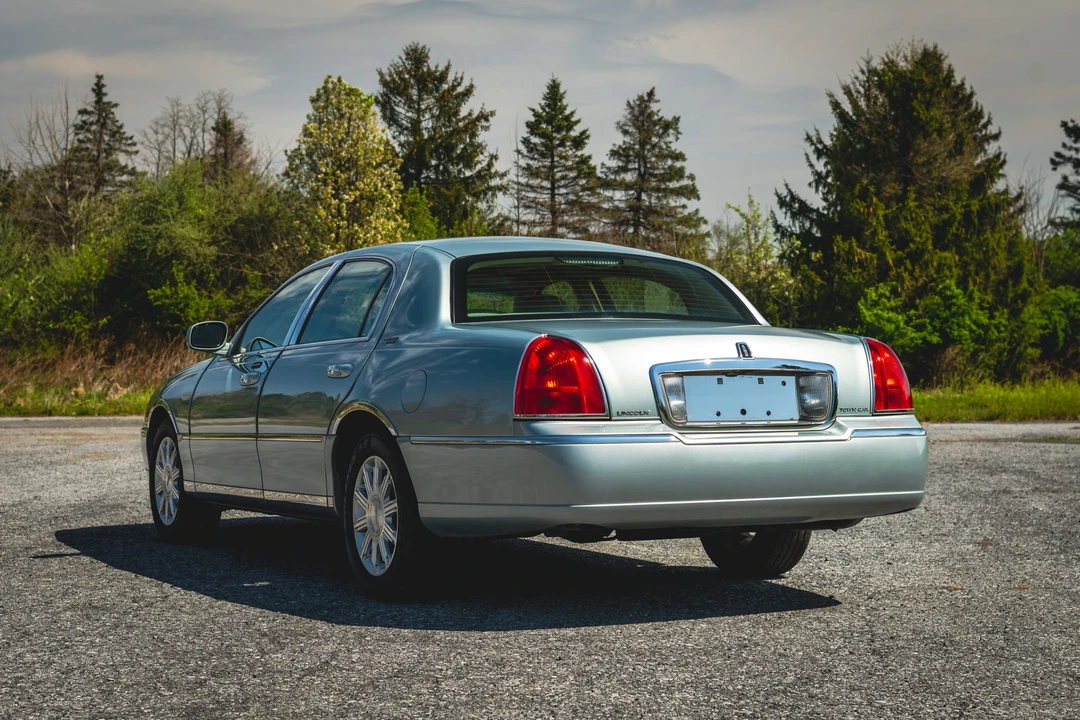 2007 Lincoln Town Car - Image 21 of 31