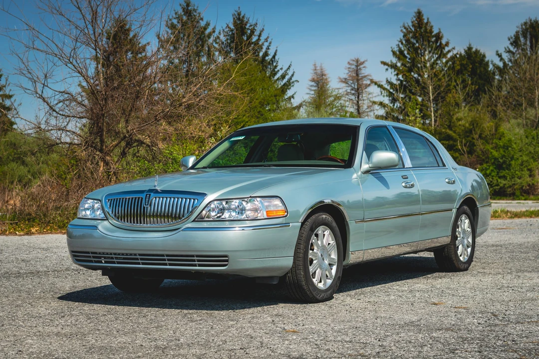 2007 Lincoln Town Car - Image 5 of 31