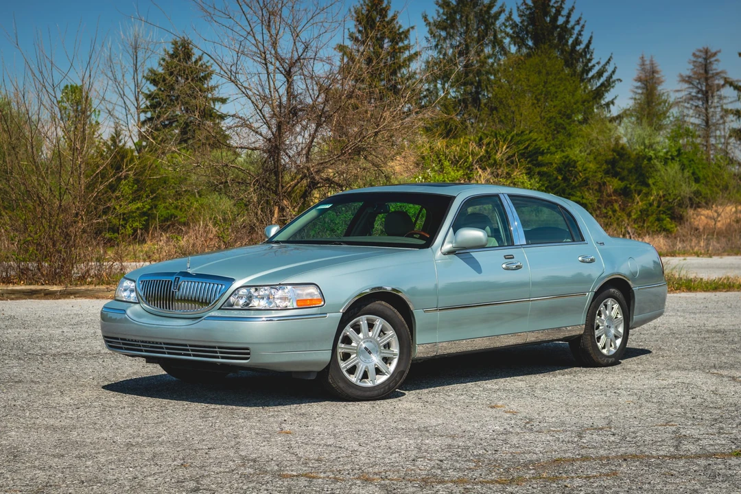 2007 Lincoln Town Car - Image 9 of 31