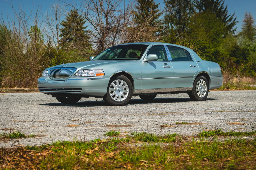2007 Lincoln Town Car - Image 10 of 31