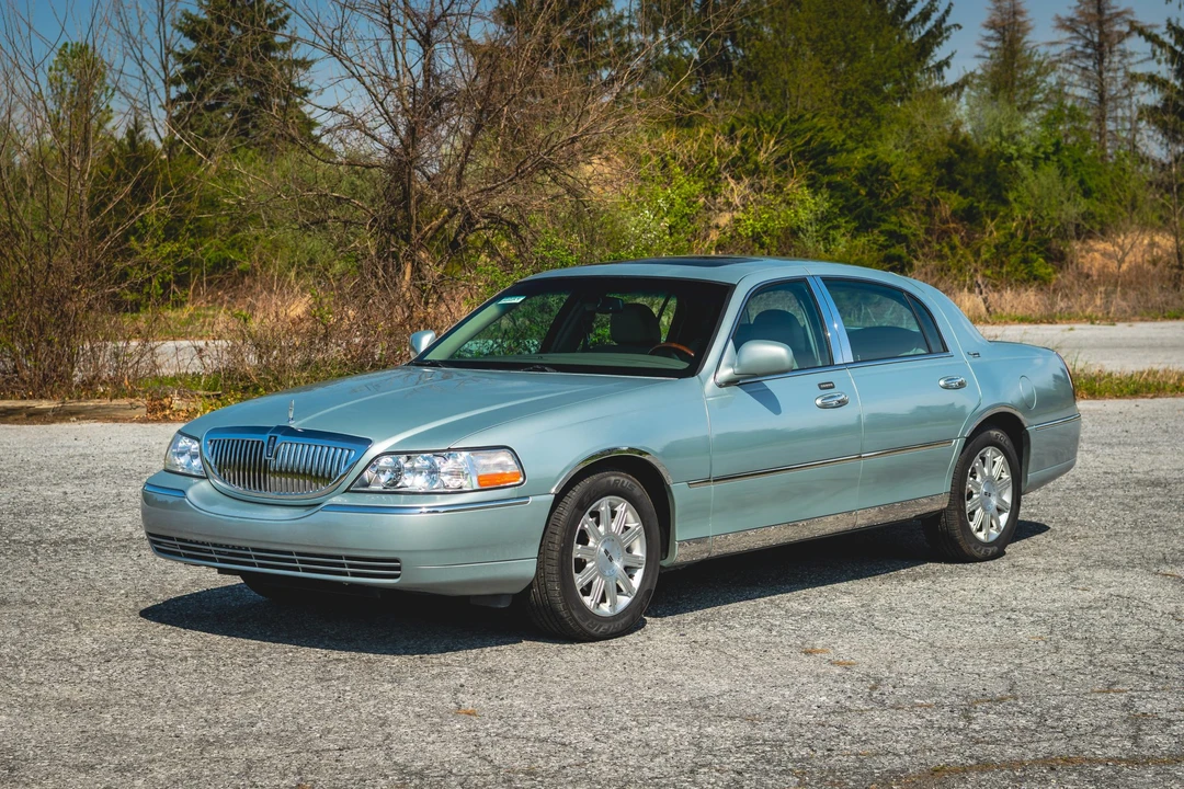 2007 Lincoln Town Car - Image 7 of 31