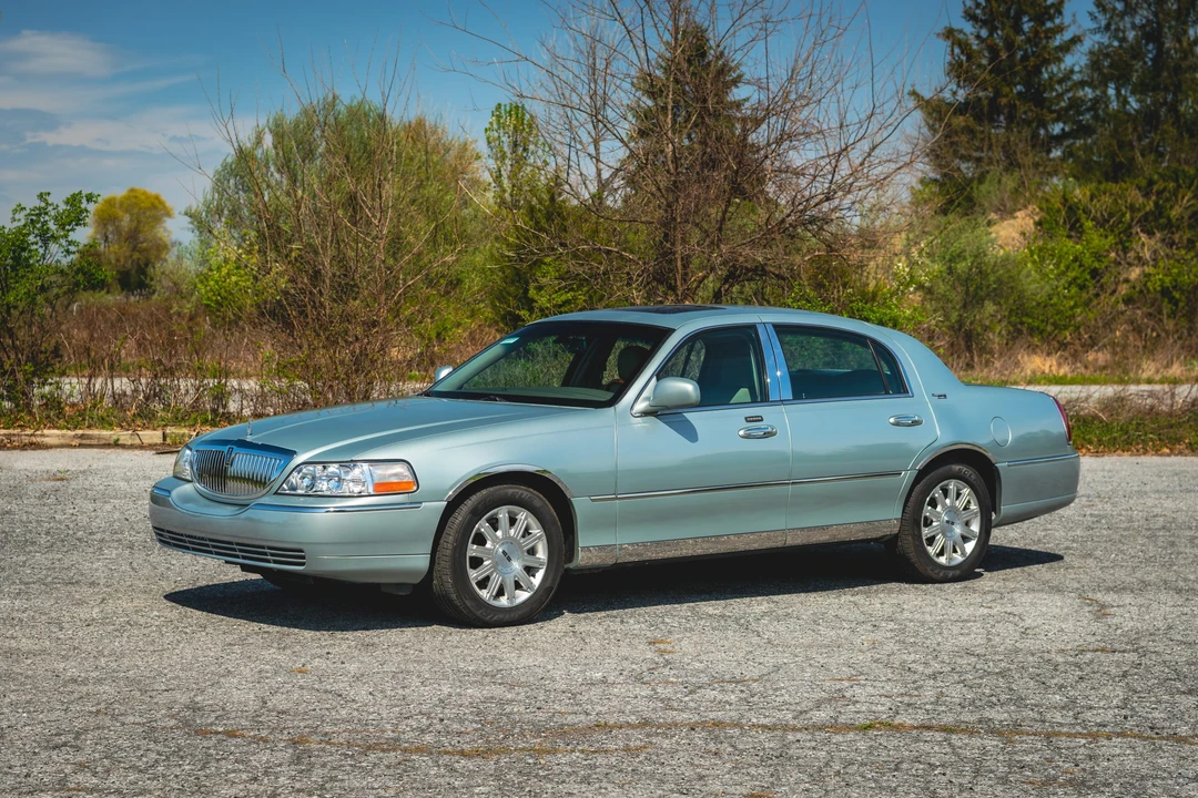 2007 Lincoln Town Car - Image 11 of 31