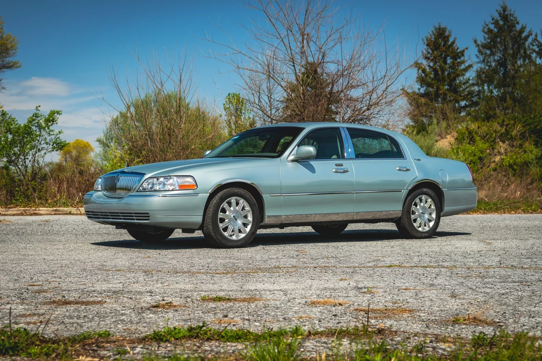 2007 Lincoln Town Car - Image 12 of 31