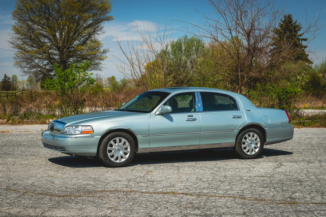 2007 Lincoln Town Car - Image 13 of 31