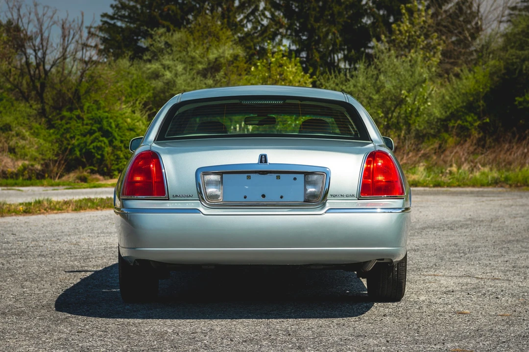 2007 Lincoln Town Car - Image 24 of 31