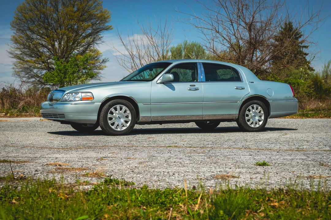 2007 Lincoln Town Car - Image 14 of 31