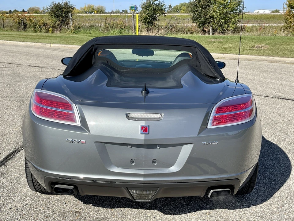 2007 Saturn Sky Red Line - Image 27 of 31