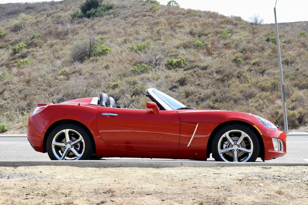 2007 Saturn Sky Red Line - Image 9 of 31