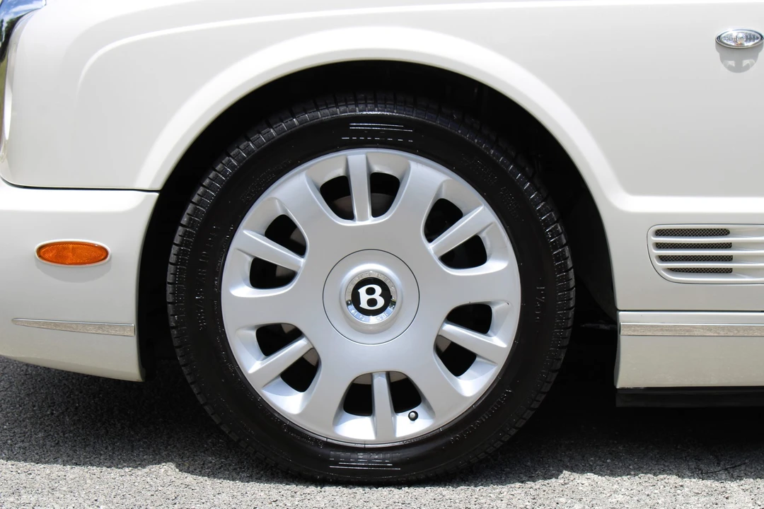 2008 Bentley Azure 2nd Gen - Image 16 of 31