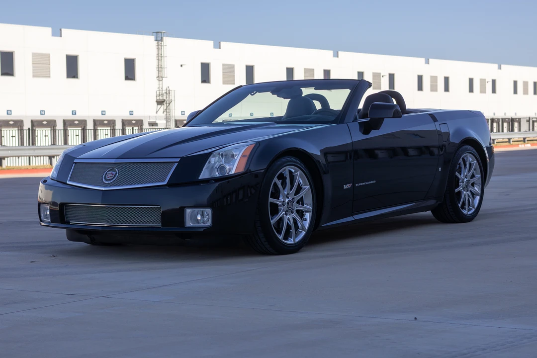2008 Cadillac XLR-V - Image 18 of 31