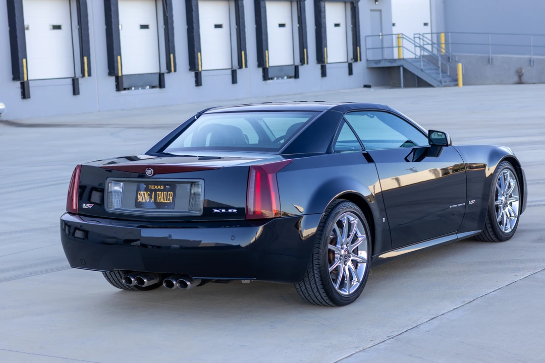 2008 Cadillac XLR-V - Image 11 of 31