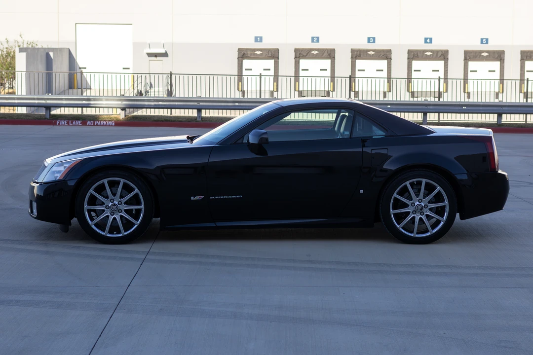 2008 Cadillac XLR-V - Image 5 of 31