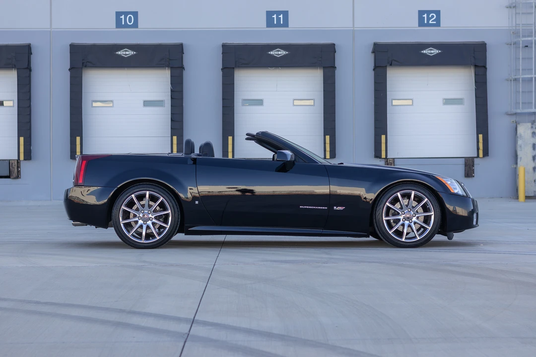 2008 Cadillac XLR-V - Image 23 of 31