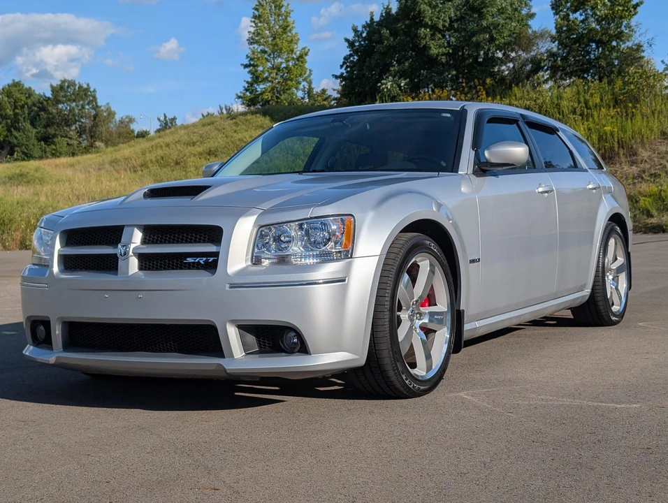 2008 Dodge Magnum SRT8 2nd Gen - Image 10 of 31