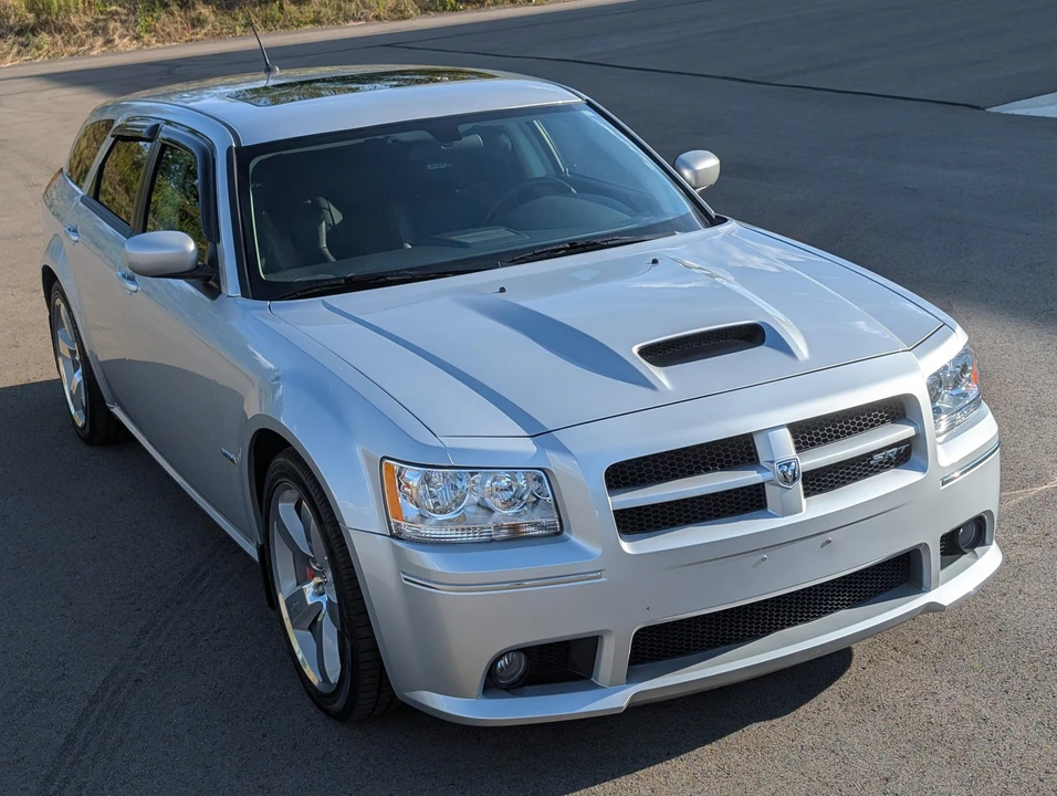 2008 Dodge Magnum SRT8 2nd Gen - Image 2 of 31