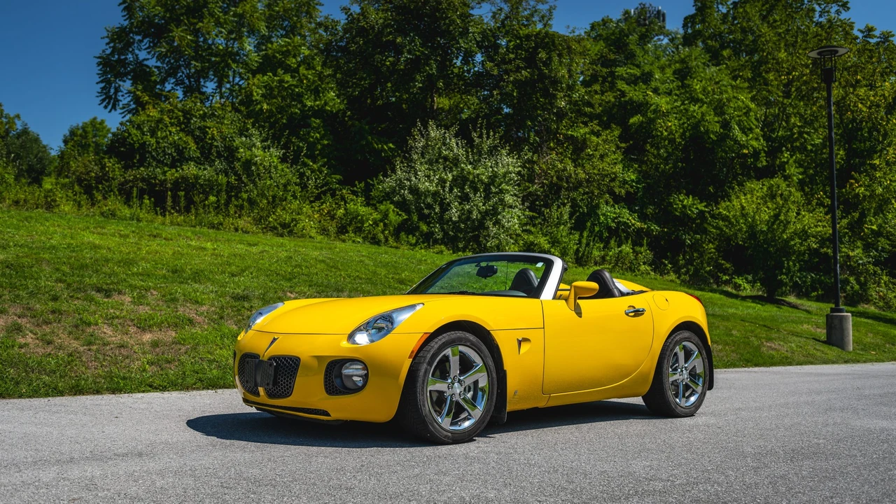 2008 Pontiac Solstice GXP - Image 8 of 31