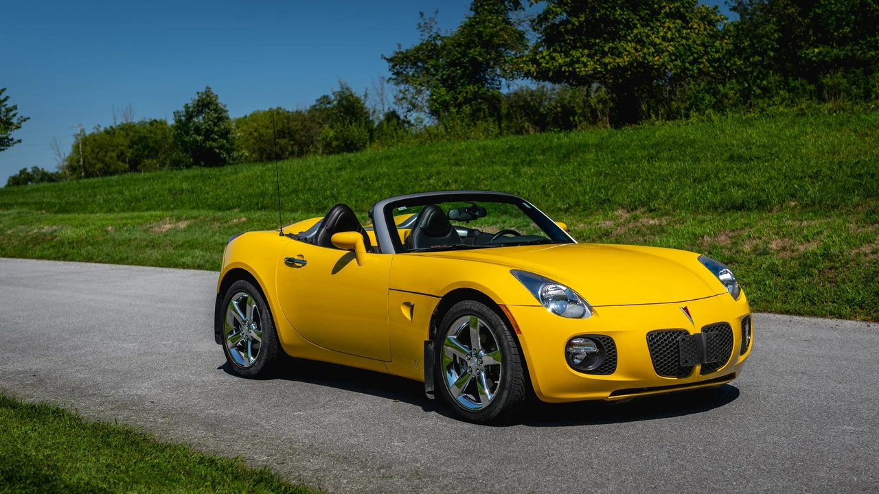 2008 Pontiac Solstice GXP - Image 16 of 31