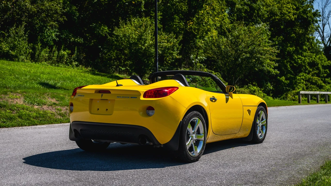 2008 Pontiac Solstice GXP - Image 28 of 31