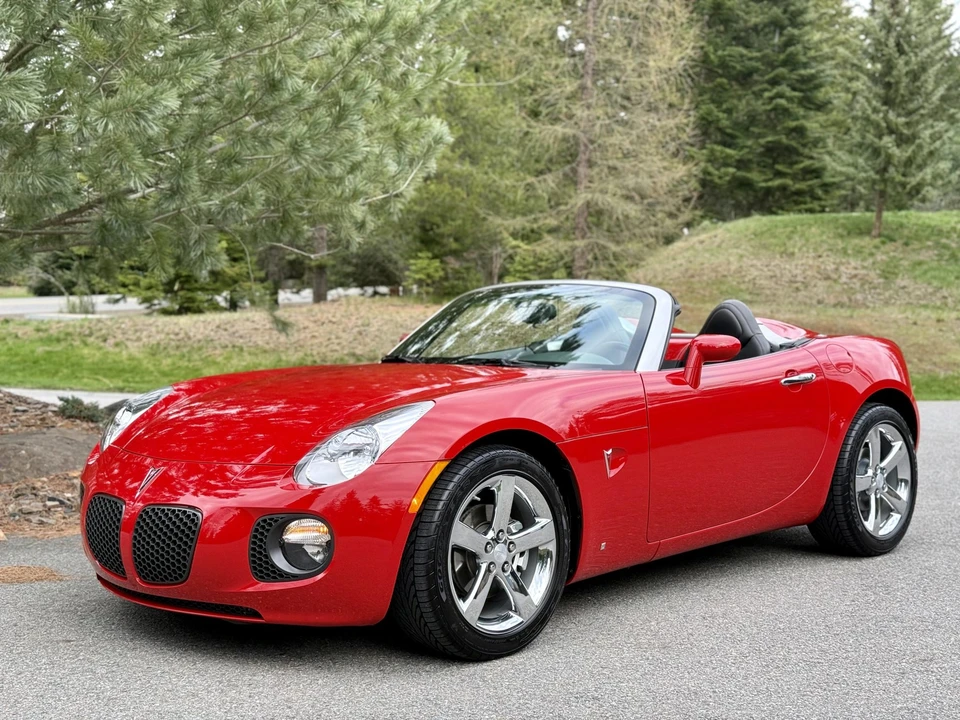 2008 Pontiac Solstice GXP - Image 2 of 31