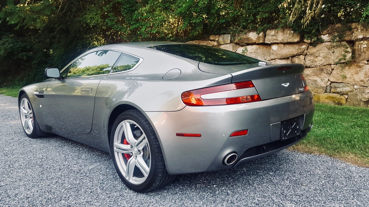 2009 Aston Martin V8 Vantage (2006-2017) - Image 13 of 31