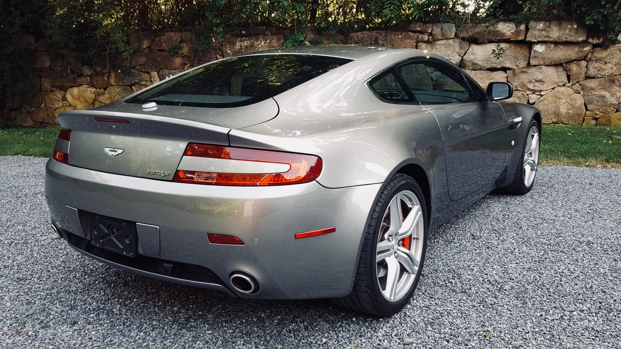 2009 Aston Martin V8 Vantage (2006-2017) - Image 18 of 31