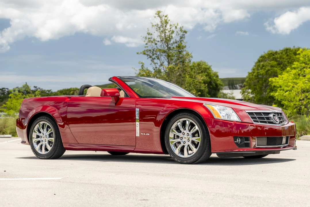 2009 Cadillac XLR - Image 4 of 31
