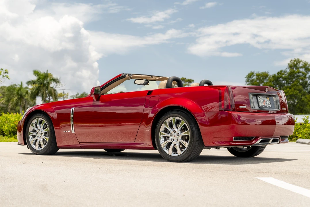 2009 Cadillac XLR - Image 12 of 31