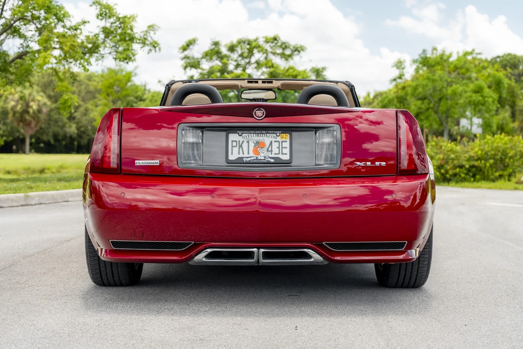 2009 Cadillac XLR - Image 15 of 31