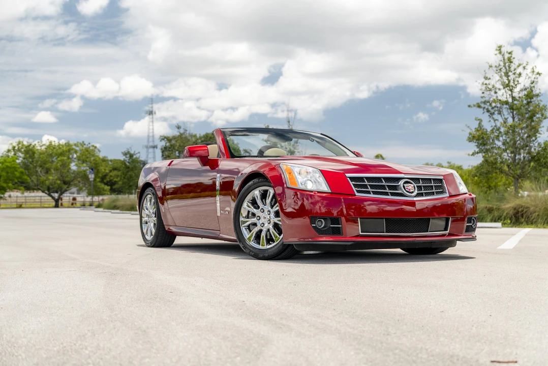 2009 Cadillac XLR - Image 8 of 31