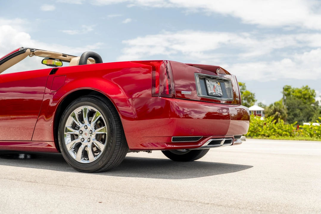 2009 Cadillac XLR - Image 31 of 31