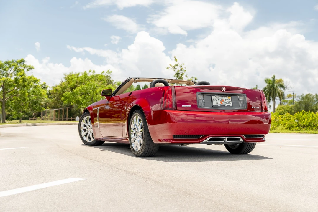 2009 Cadillac XLR - Image 14 of 31