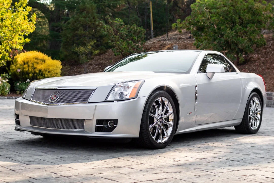 2009 Cadillac XLR-V - Image 3 of 31