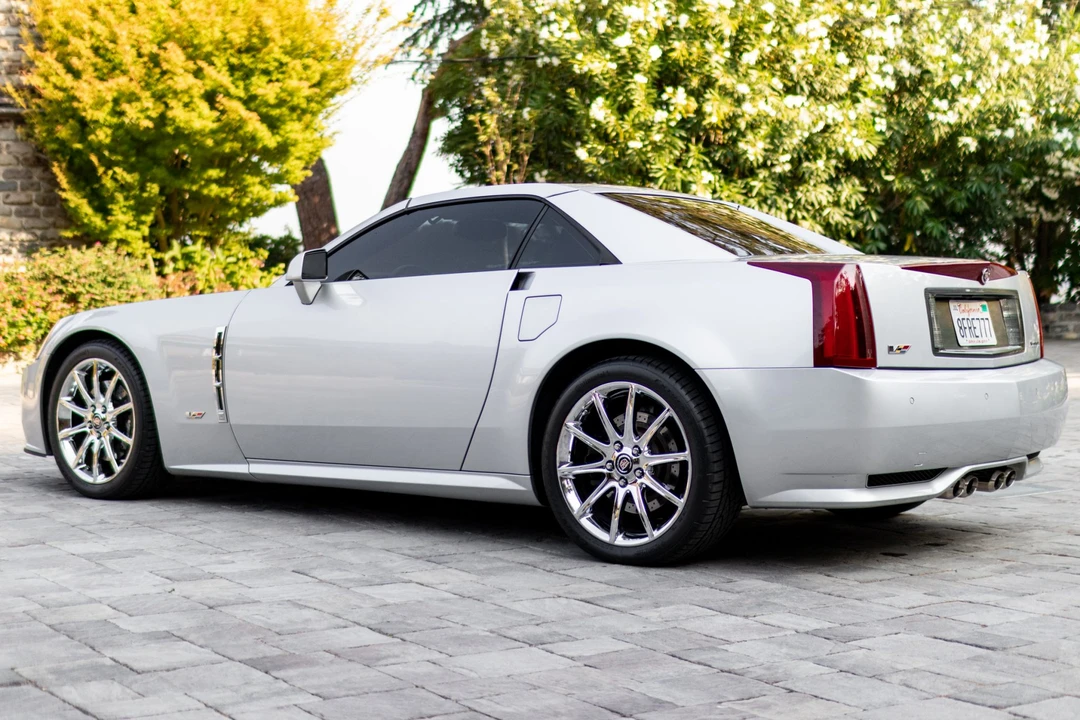 2009 Cadillac XLR-V - Image 12 of 31