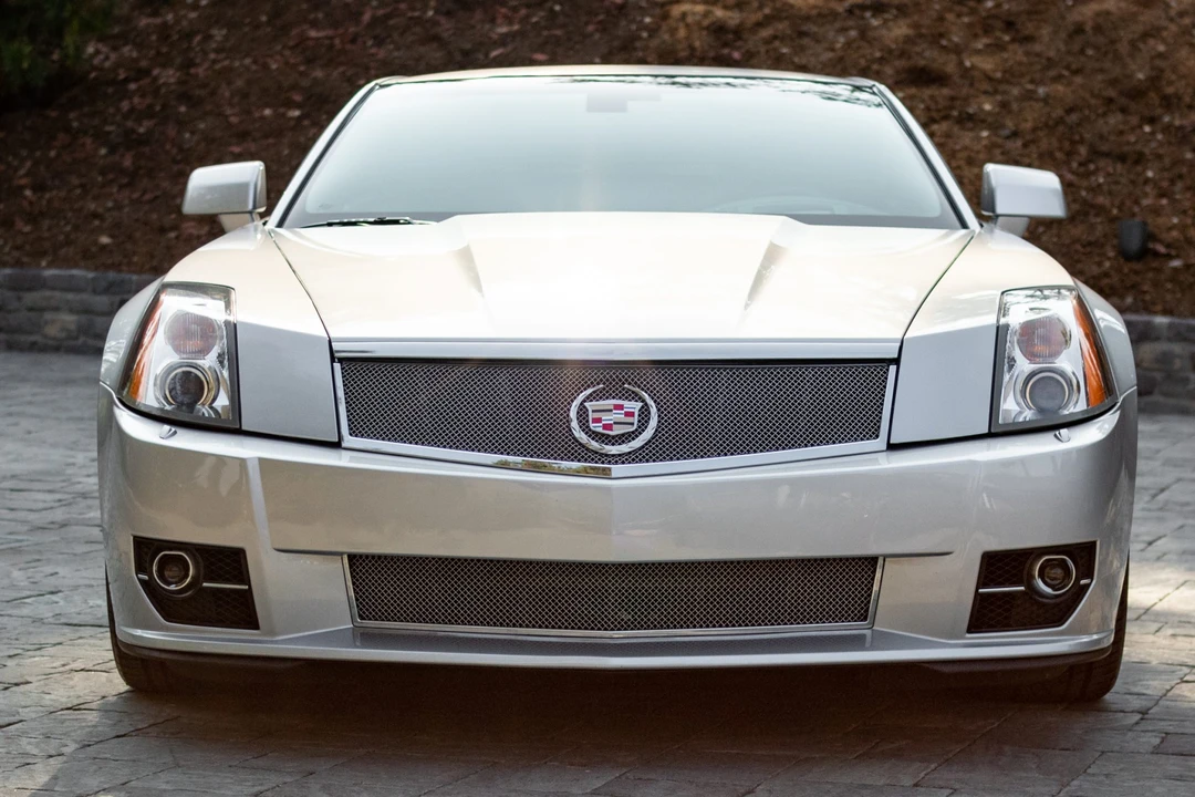 2009 Cadillac XLR-V - Image 4 of 31